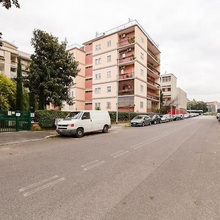 Exclusive Apartment In Eur Lake 로마 외부 사진