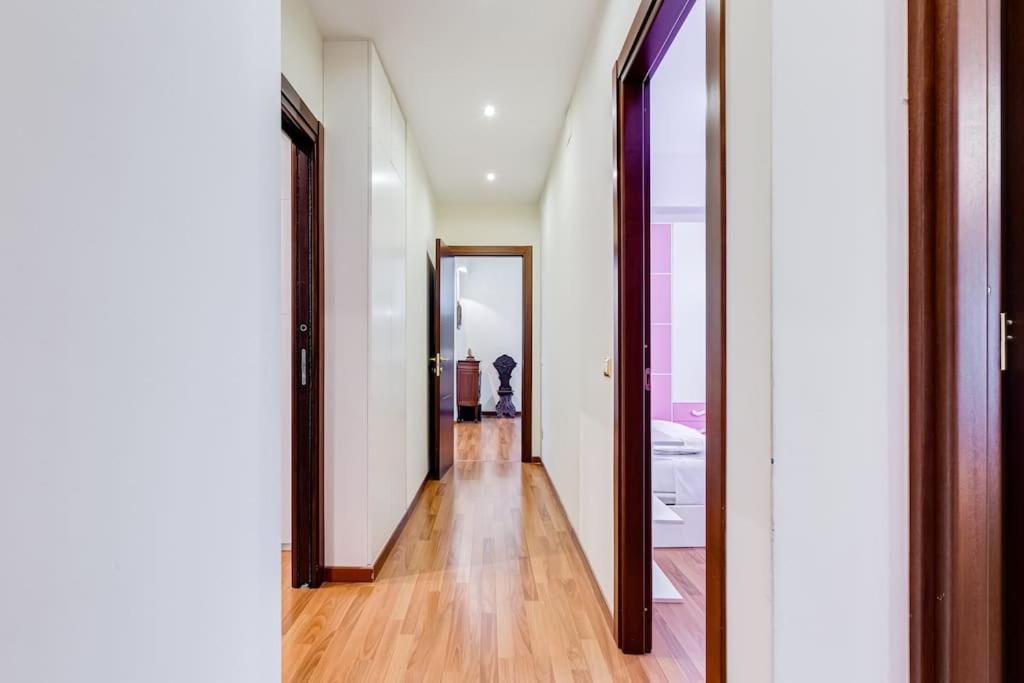 Exclusive Apartment In Eur Lake 로마 외부 사진
