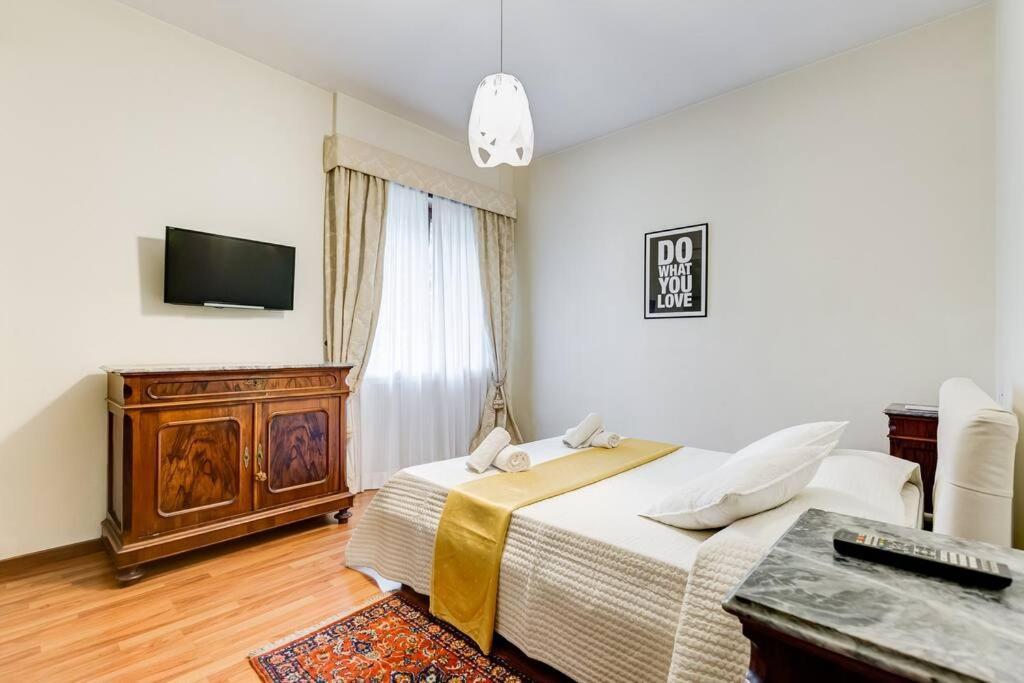 Exclusive Apartment In Eur Lake 로마 외부 사진