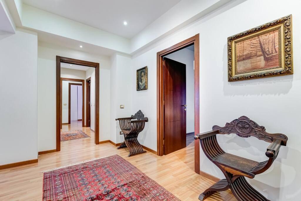 Exclusive Apartment In Eur Lake 로마 외부 사진