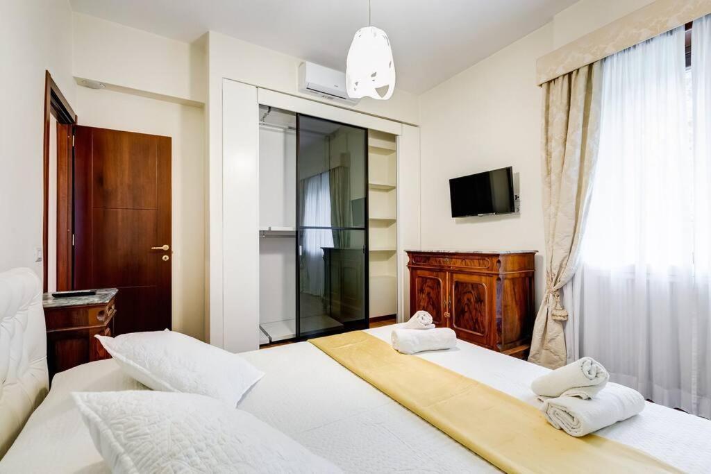 Exclusive Apartment In Eur Lake 로마 외부 사진