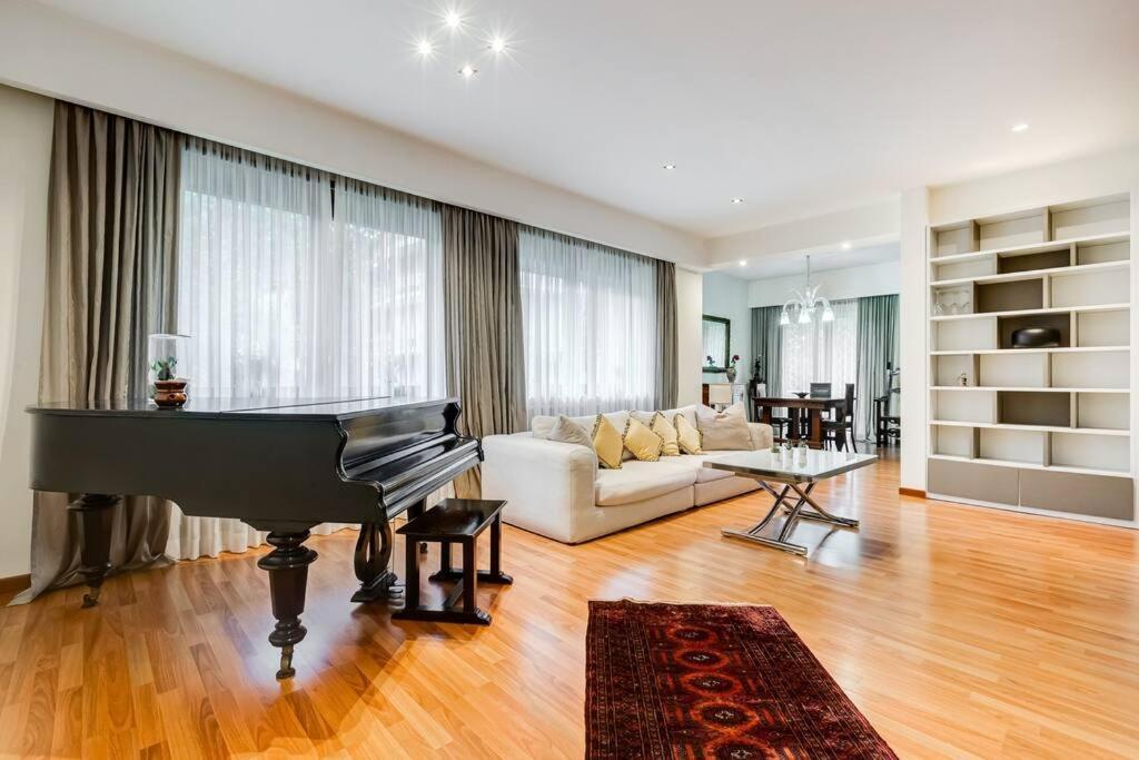 Exclusive Apartment In Eur Lake 로마 외부 사진