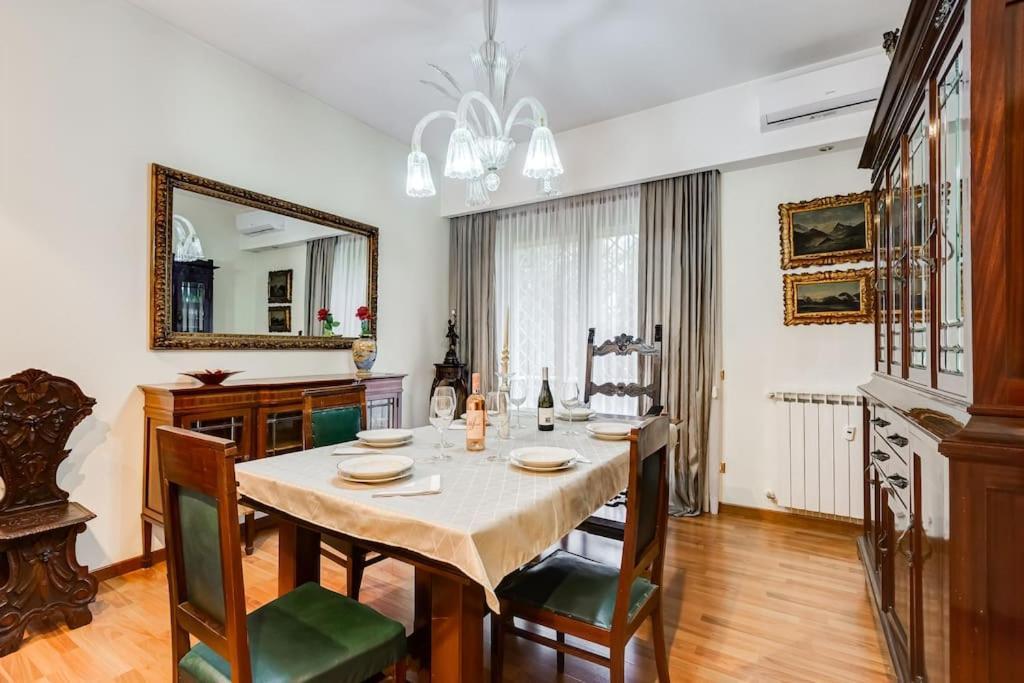 Exclusive Apartment In Eur Lake 로마 외부 사진