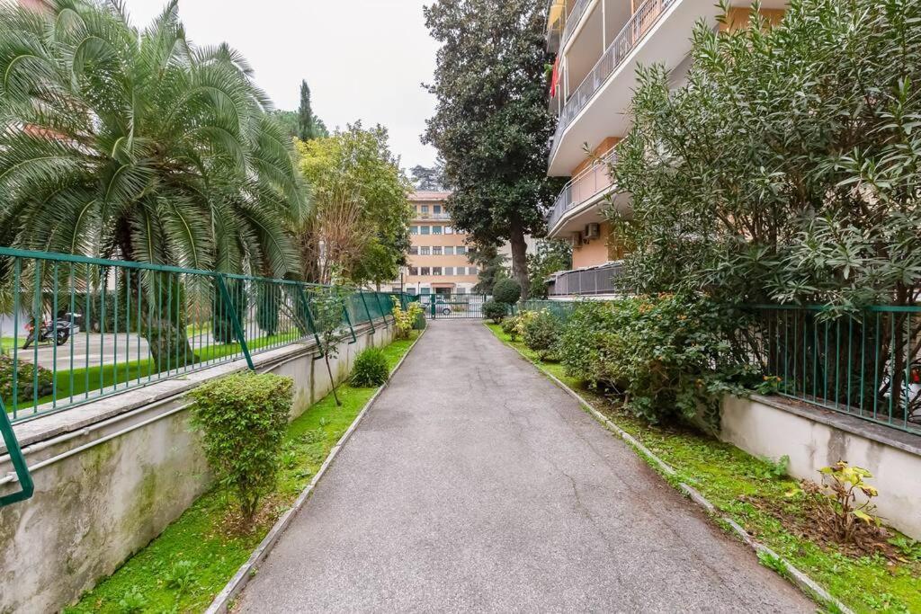 Exclusive Apartment In Eur Lake 로마 외부 사진
