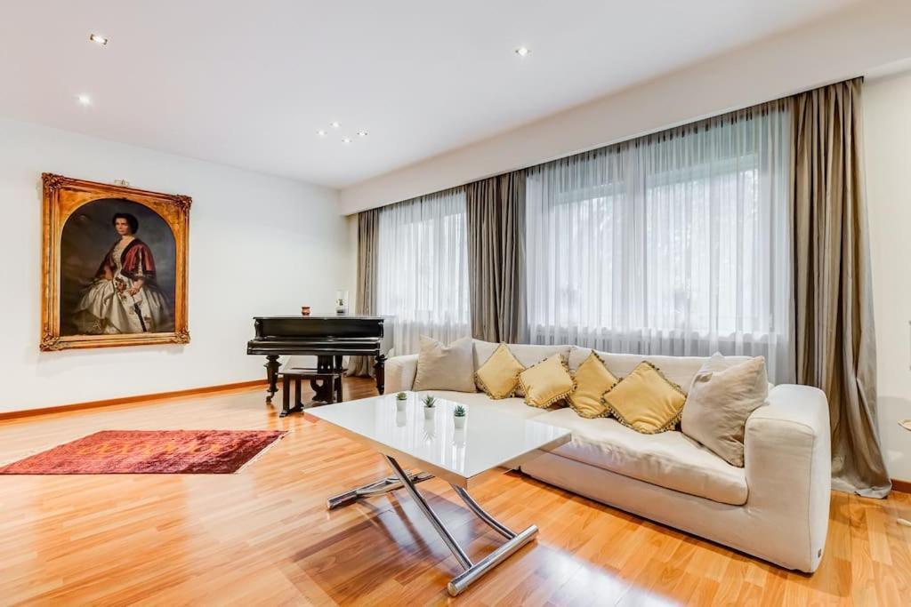 Exclusive Apartment In Eur Lake 로마 외부 사진