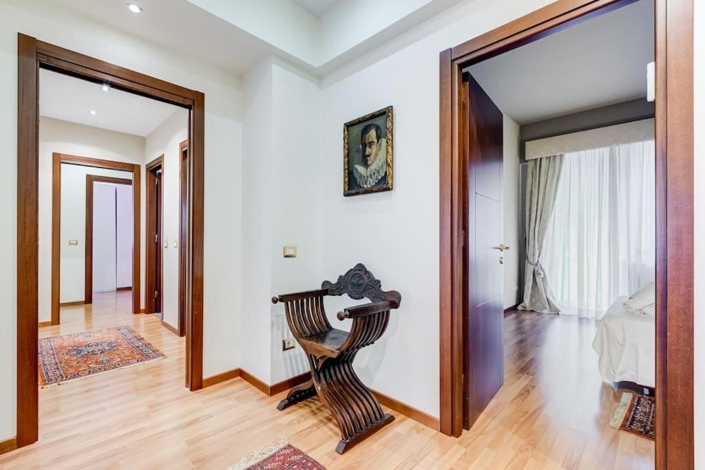 Exclusive Apartment In Eur Lake 로마 외부 사진