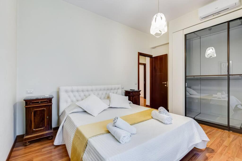 Exclusive Apartment In Eur Lake 로마 외부 사진