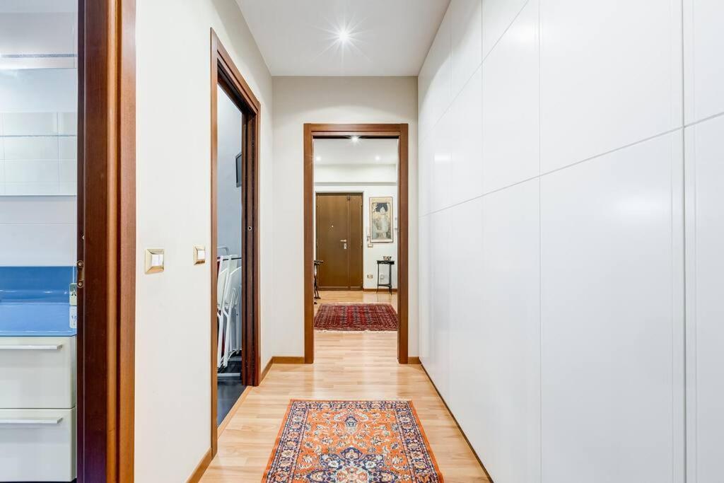 Exclusive Apartment In Eur Lake 로마 외부 사진