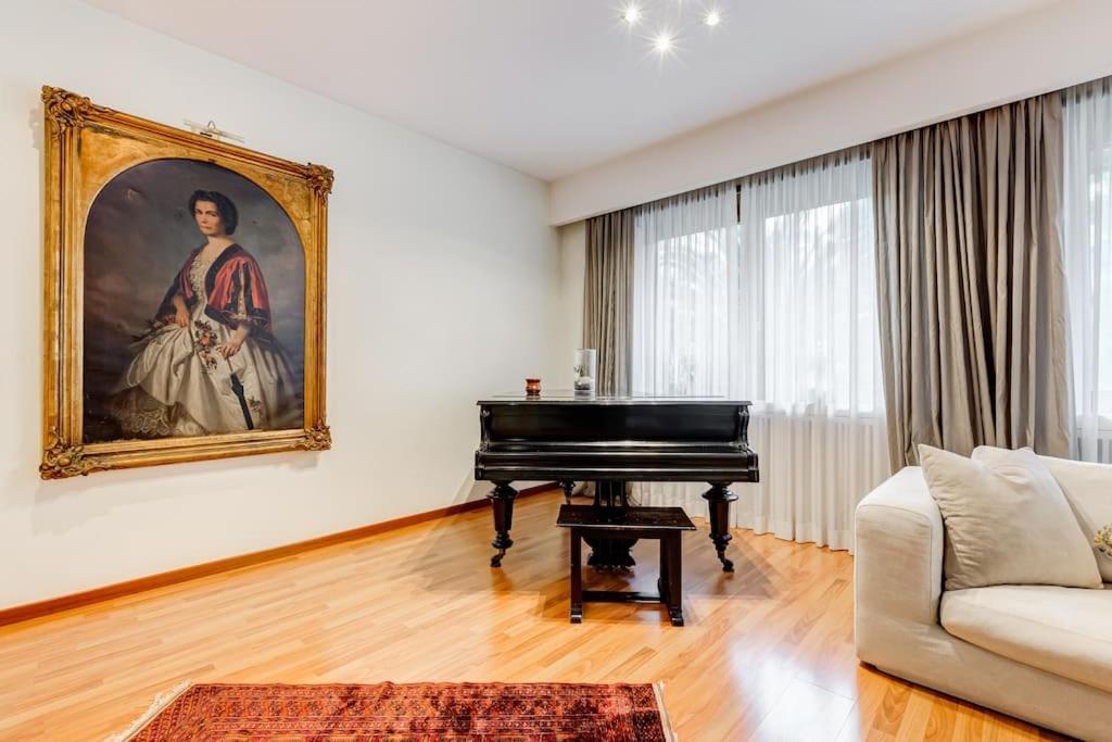 Exclusive Apartment In Eur Lake 로마 외부 사진